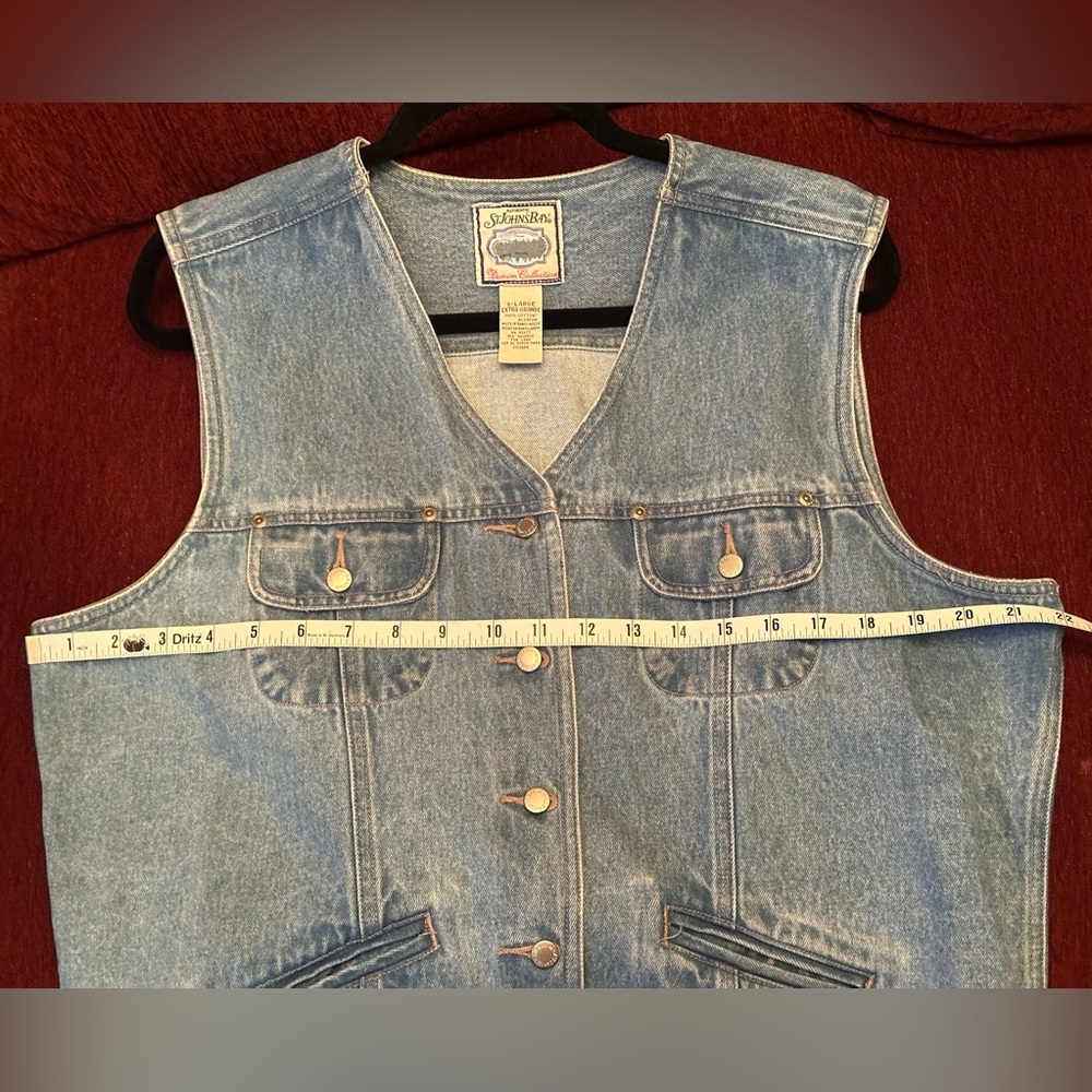 ✨ Vintage St. John’s Bay Denim Vest – 90s Cool Girl Vibes ✨ - Picture 4 of 7